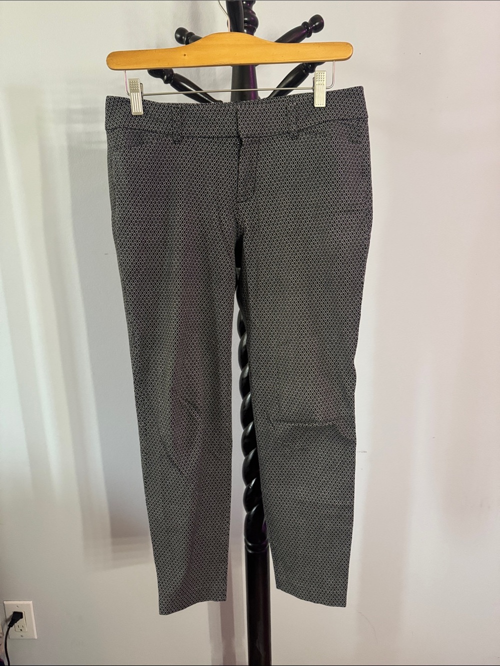 Old Navy Black Patterned Slim Dress Pants 17.1.M.1